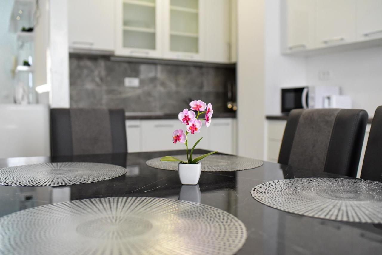 Biserka Apartment *